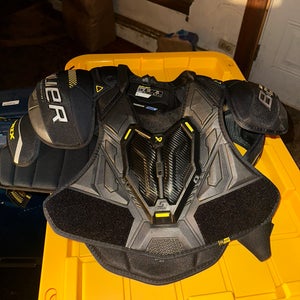 Men's XL Senior Bauer Supreme Matrix Shoulder Pads Pro Stock (Used)