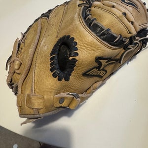 Mizuno PowerClose RH Catcher's Baseball Glove 30" (Used)