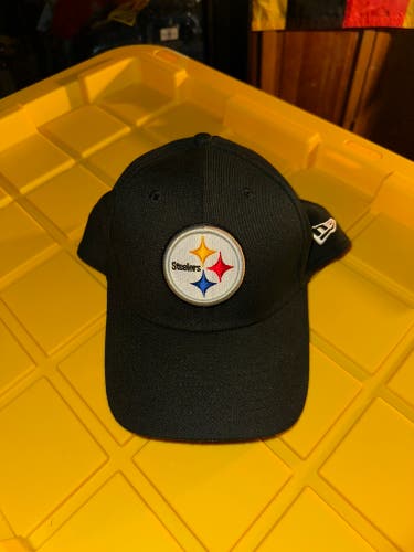 Black Adult Unisex Large/Extra Large New Era Hat (Used)