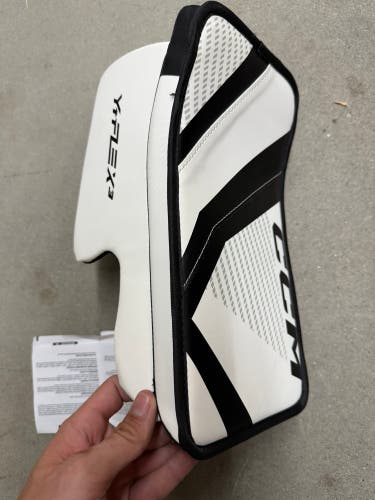 New CCM YTFlex 3 Goalie Blocker Full Right | Youth