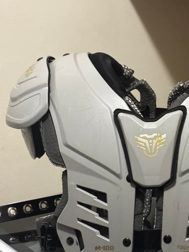 Youth Large Youth M100 Shoulder Pads (Used)