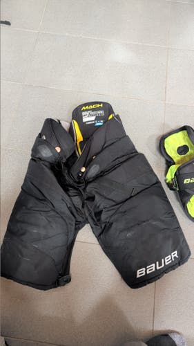Intermediate Medium Bauer Supreme Mach Hockey Pants (Used)