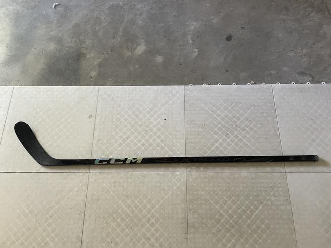 Intermediate CCM JetSpeed FT7 Pro Right Handed Hockey Stick P28 40 Flex (Used)