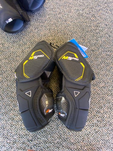 New Bauer Supreme M5 Pro Intermediate Medium Elbow Pad
