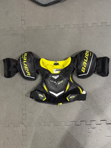 Medium Youth Bauer Supreme Ultrasonic Shoulder Pads (Used)