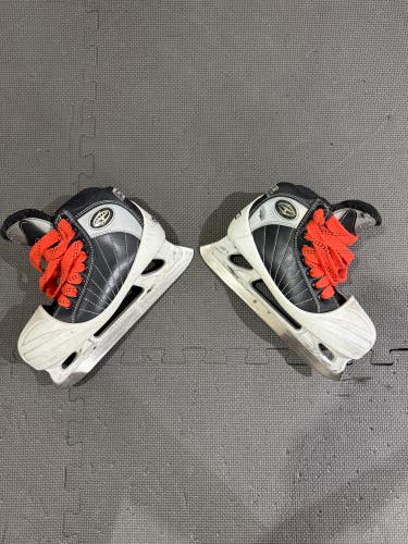 2003 CCM 652 Super Tacks Hockey Goalie Skates Wide Width Size 1 (Used)