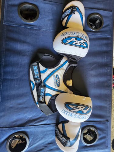 Small Junior Hespeler Shoulder Pads (Used)