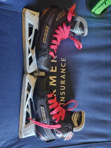 Bauer Vapor X700 Hockey Goalie Skates Regular Width Size 2 (Used)