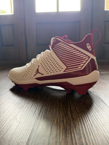 Player Exclusive Oklahoma Size 15 Jordan Football Cleats