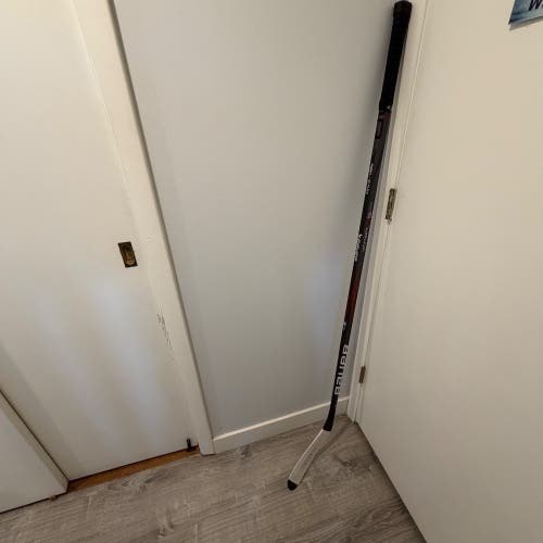Senior Bauer Vapor X5 Pro Right Handed Hockey Stick P92M 70 Flex Pro Stock (Used)