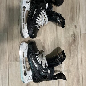 Black 2022 Bauer Supreme Mach Hockey Skates Regular Width Pro Stock 7.5 (Used)