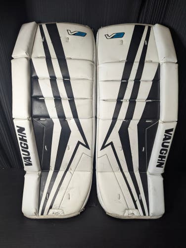 24" Vaughn V9 Goalie Leg Pads (Used)