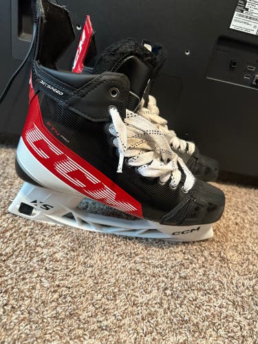 Black 2021 CCM JetSpeed FT4 Pro Hockey Skates Regular Width Pro Stock 10.5 (Used)