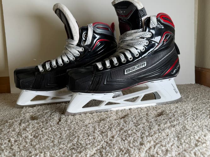 Bauer Vapor X900 Hockey Goalie Skates 11 (Like New)