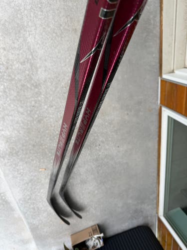 Senior Bauer Vapor Hyperlite 2 Right Handed Hockey Stick P90TM 82 Flex Pro Stock (New)