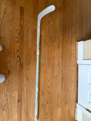 Senior Warrior Alpha Deluxe Right Handed Hockey Stick W03 75 Flex (Used)