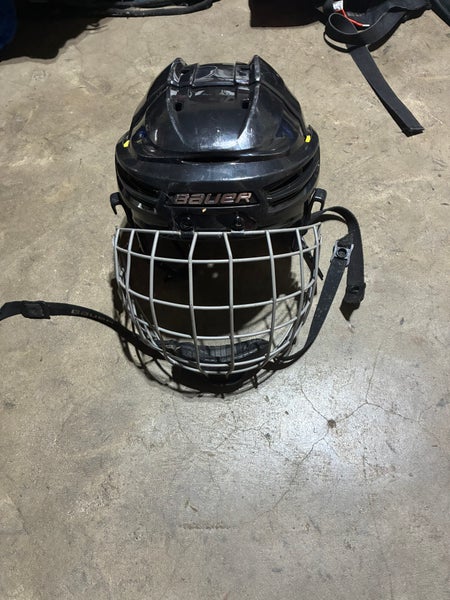 Small Bauer Re-Akt 100 Helmet (Used)