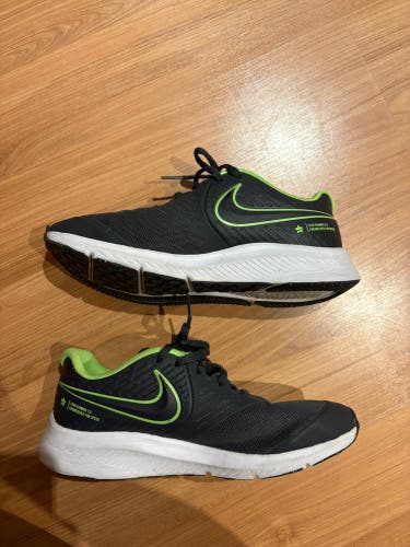 Gray Unisex 6.5Y Nike Star Runner 2.0 Shoes (New)