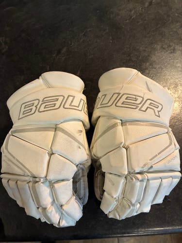 Bauer Gloves 14" (Used)