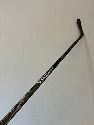 Used 87 Flex P28 Senior Bauer Proto2 (Flylite dress) Left Hand Pro Stock Hockey Stick - Black