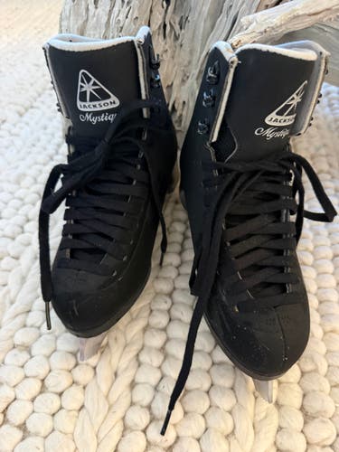 Jackson Ultima Mystique Figure Skates B Junior 1 (Used)