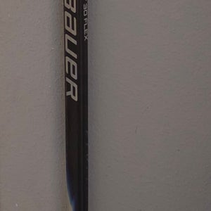 Junior Bauer Vapor Flylite Left Hand Hockey Stick 30 Flex (Used)