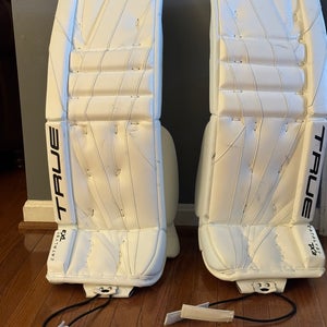 32" True Catalyst 7X3 Goalie Leg Pads (Used)