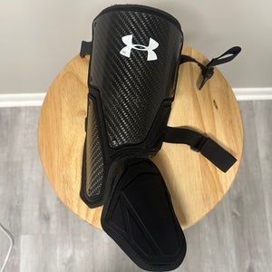 Under Armour RIGHT HANDED HITTER Leg Guard.