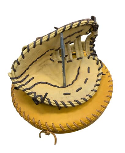 Akadema RH First Base AHC94 Baseball Glove 11.5" (Used)