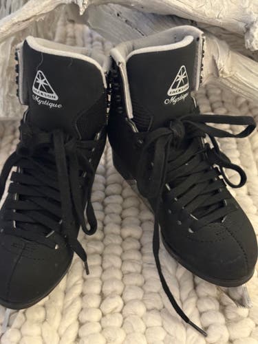 Jackson Ultima Mystique Figure Skates B Junior 2.5 (Used)