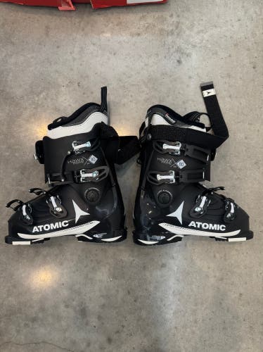 Mondo 26 & 26.5 Women's Atomic Hawx Prime 80 W All Mountain Ski Boots Soft Flex (New)