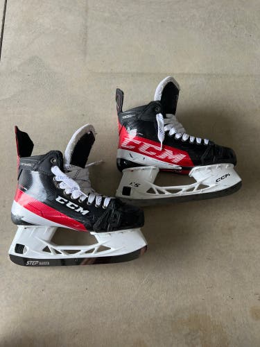 Red 2021 CCM JetSpeed FT4 Pro Hockey Skates Regular Width Pro Stock 8 (Used)