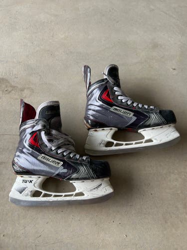 2014 Bauer Vapor APX2 Hockey Skates Regular Width 8 (Used)