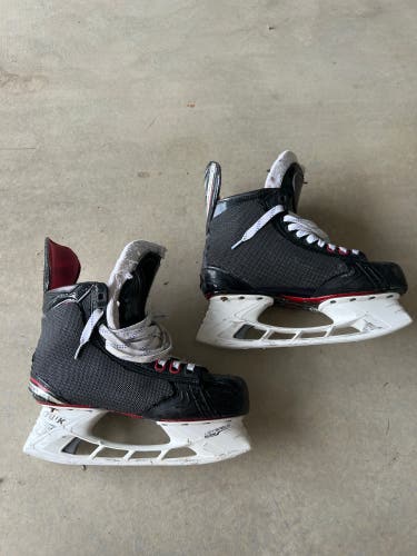 2014 Bauer Vapor X Hockey Skates Regular Width 8 (Used)