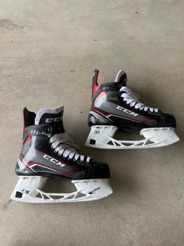 2017 CCM JetSpeed FT1 Hockey Skates Regular Width Pro Stock 8 (Used)