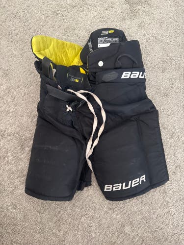 Junior Medium Bauer Supreme 3S Hockey Pants (Used)