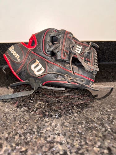 2022 Wilson A950 RH Infield Baseball Glove 11.5" (Used)
