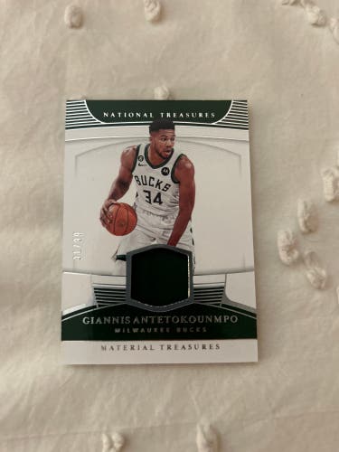 Giannis Antetokounmpo National treasures card