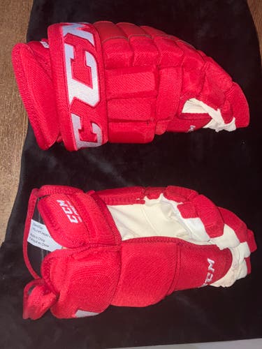 CCM Gloves Pro Stock HG97SP (New) + FREE practice sweater