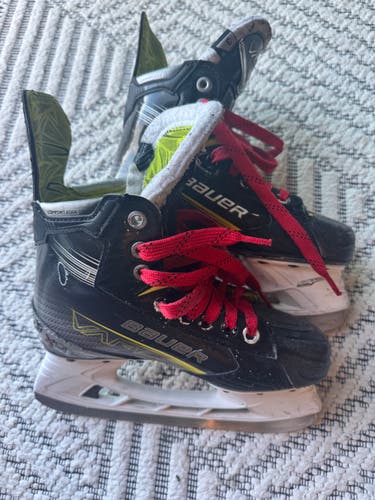 Bauer Vapor X4 Hockey Skates Regular Width Size 3 (Used)