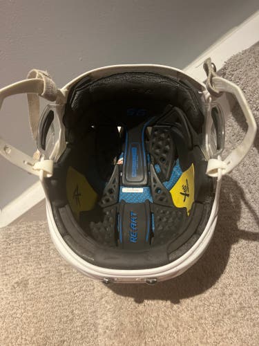 Small Bauer Re-Akt 95 Helmet (Used)