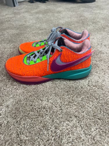 Men's Size M 8.5 (W 9.5) Nike Lebron 20 Shoes (Used)
