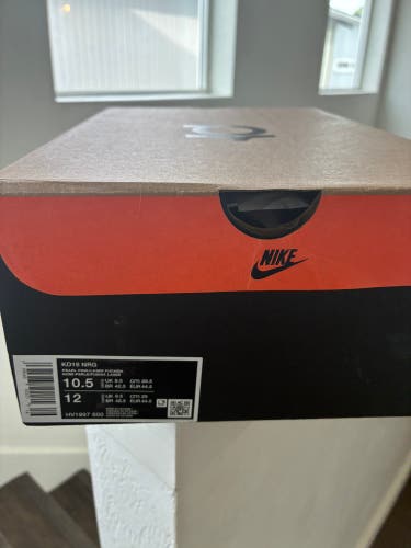 Men's Size M 10.5 (W 11.5) Nike Shoes (New)