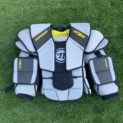 Warrior RX3 E Goalie Chest Protector Senior Small Lightly Used *Read Full Description*