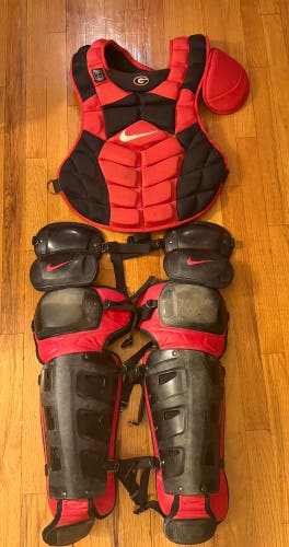 University of Georgia Nike Vapor Catcher's Set