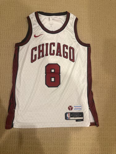 White Zach LaVine Large Men's Nike Jersey (New)