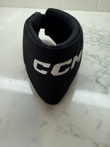 Junior CCM NG 600 Neck Guard (Used) XS-S 9.5"-12.5"