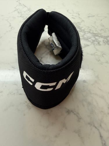 Junior CCM NG 600 Neck Guards (Used) S-M 10"-14"
