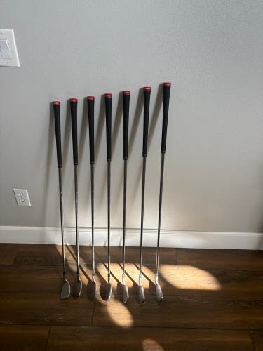 Men's 2022 TaylorMade Stealth Left Hand Iron Set Stiff Flex (7 Clubs) #5 - #9, PW, UW (Used)