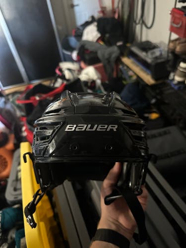 Medium Bauer Re-Akt 150 Helmet Pro Stock (New)